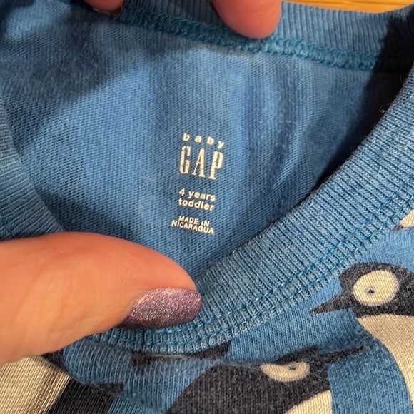 Some wear as noted Baby GAP size 4 top - Picture 2 of 3